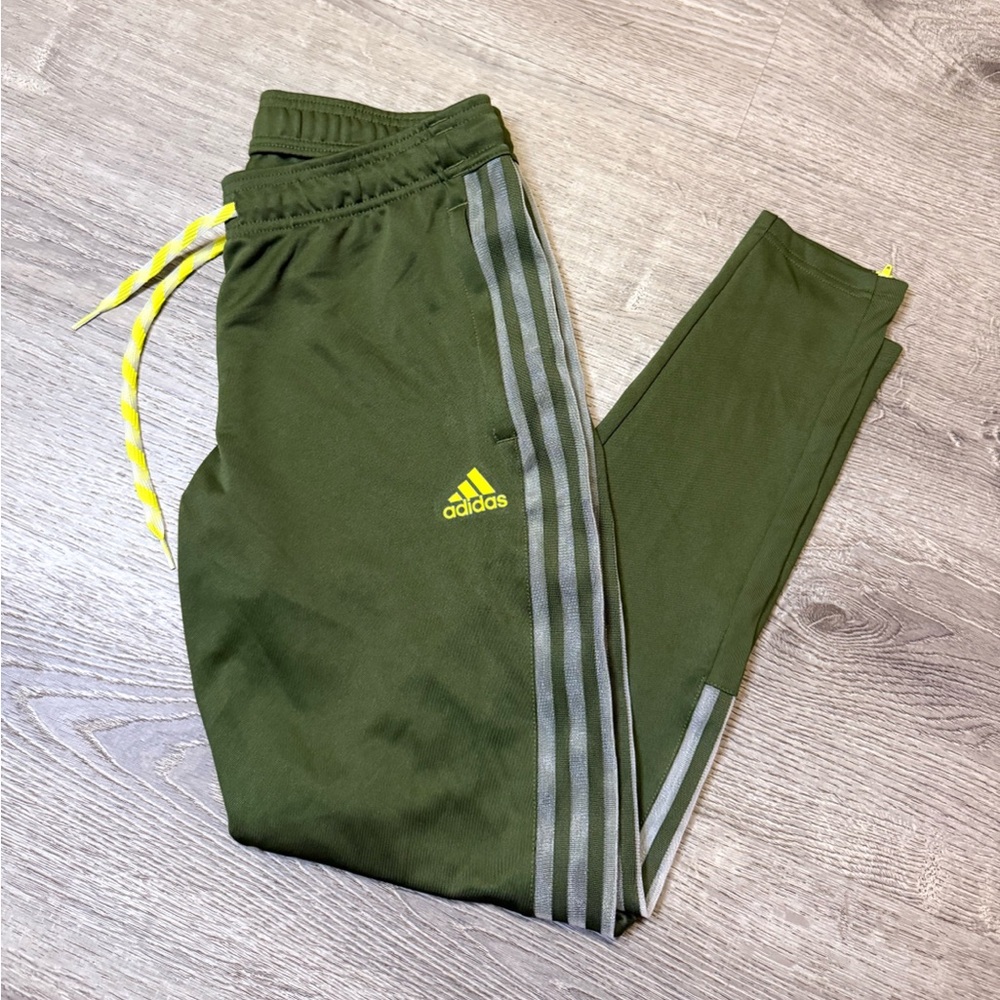 •ADIDAS• JOGGERS